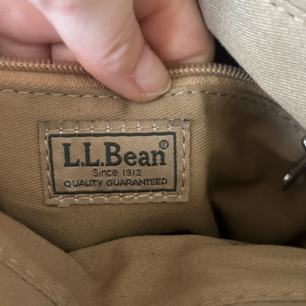 L.L.Bean Stylish Cream Handbag/ Tote  with Tan Accents - Picture 11 of 15